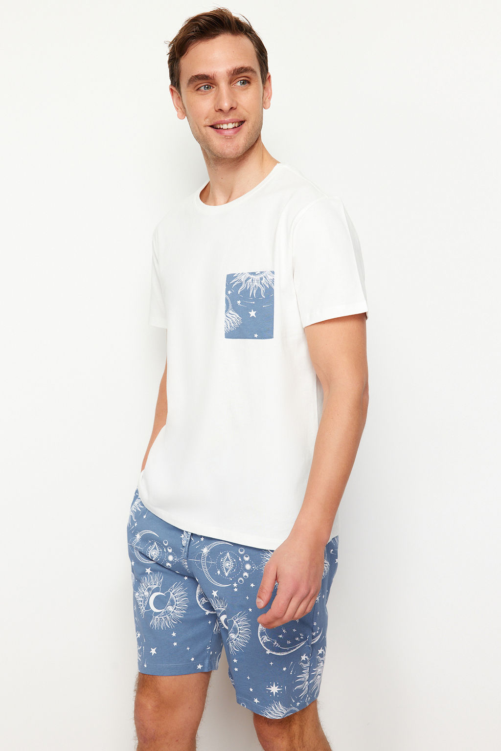 TRENDYOL MAN Ekru Mavi Bask?l? Regular Fit Couple/Cift Orme Sortlu Pijama Tak?m? TMNSS24PT00018 - Trendyolmilla фото 7