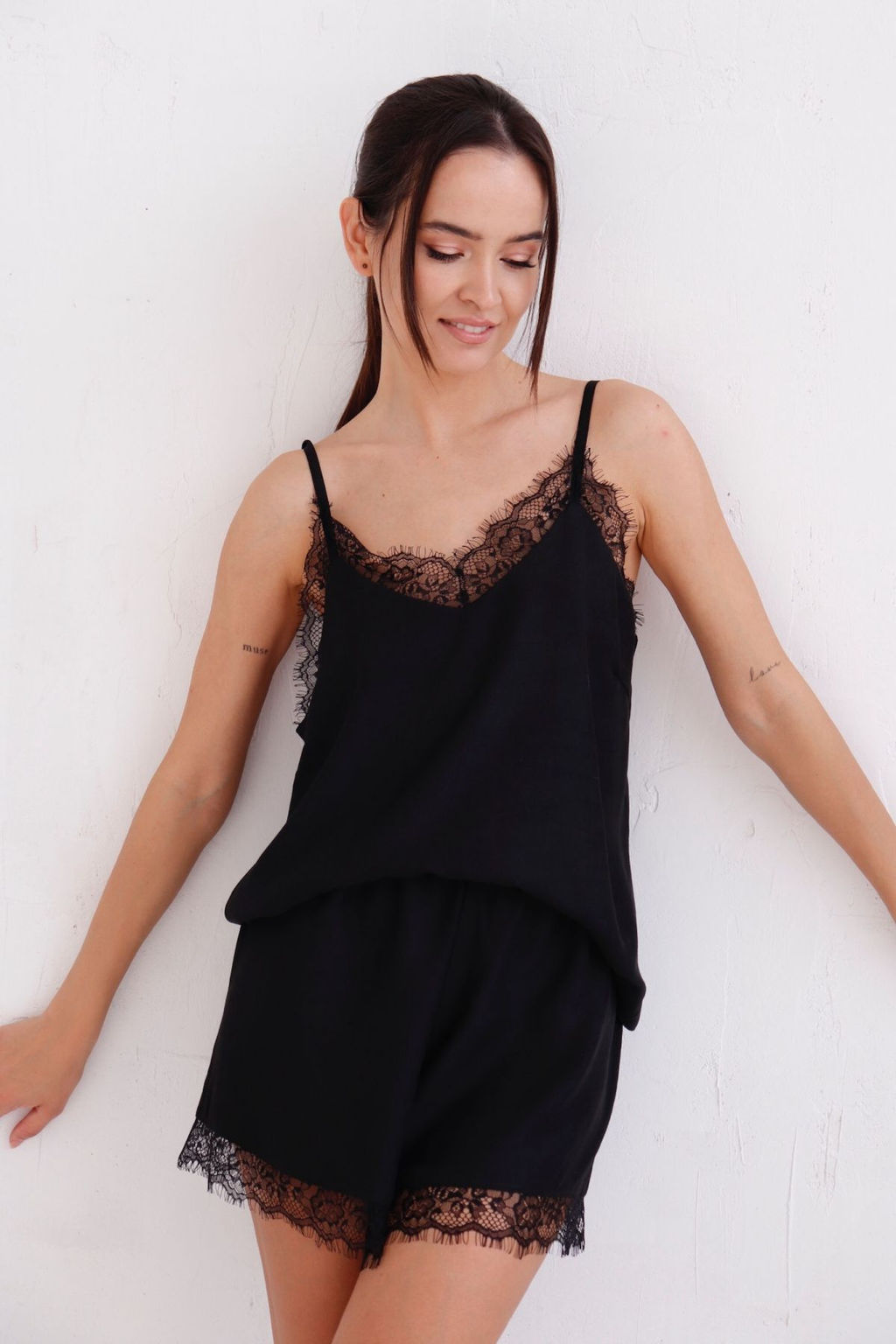 6983 Домашний комплект из топа и шорт с кружевом чёрный - Martichelli фото 6