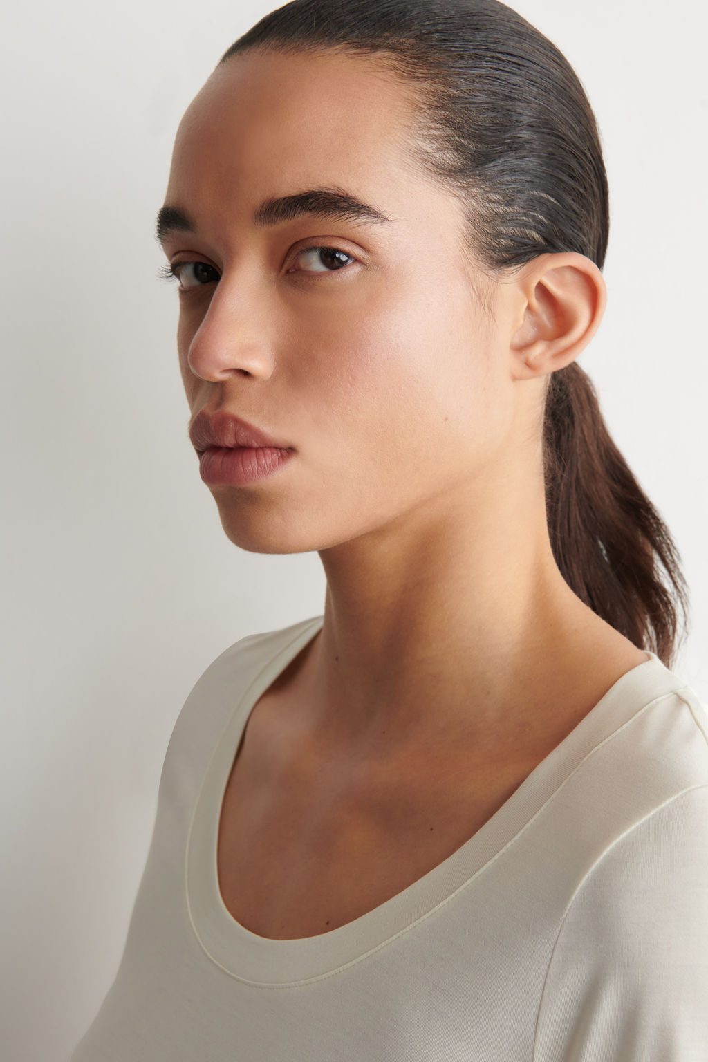 CAMISETA DE SEDA SLIM FIT - H&m фото 6