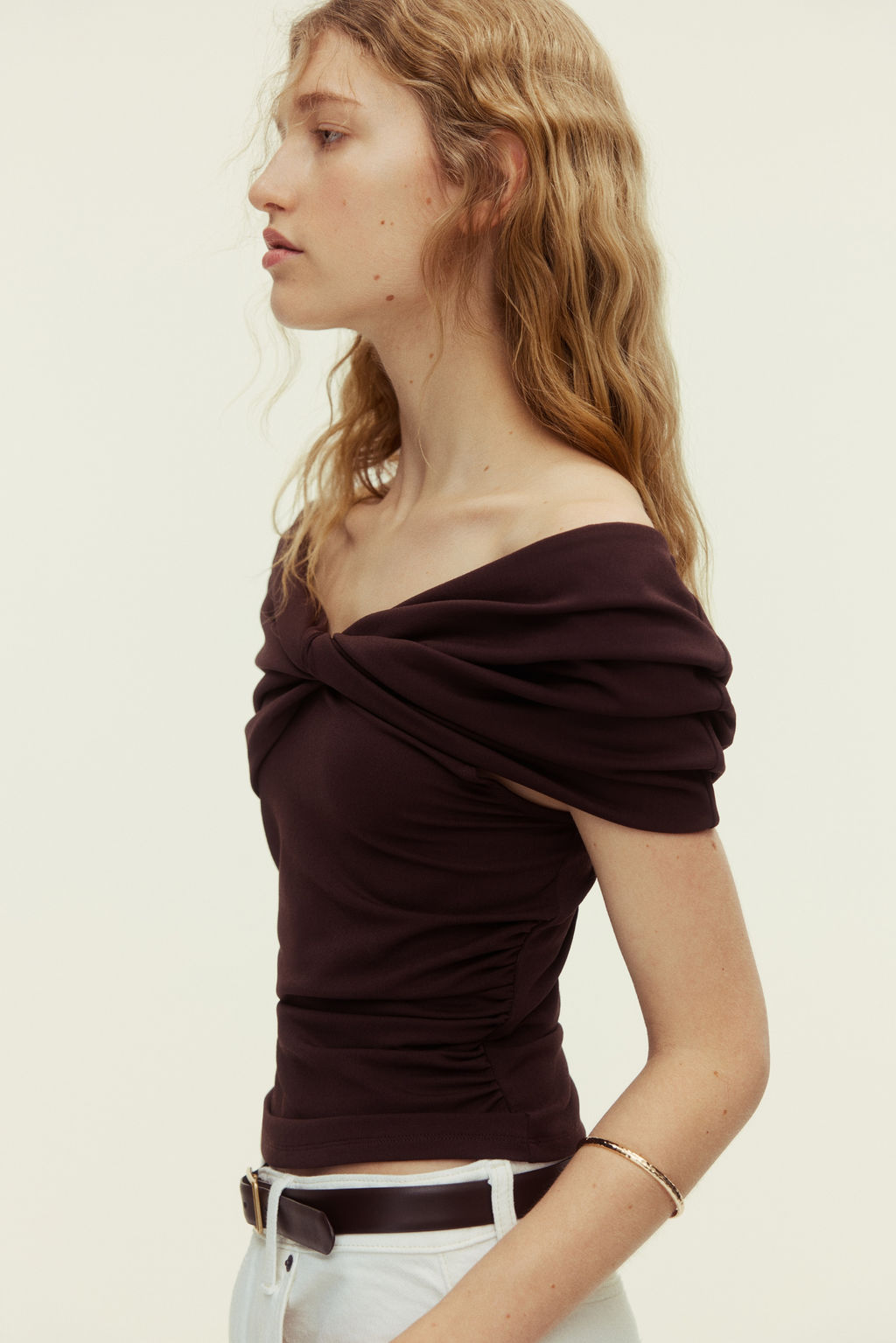 Top off-the-shoulder con detalle girado - H&m фото 5