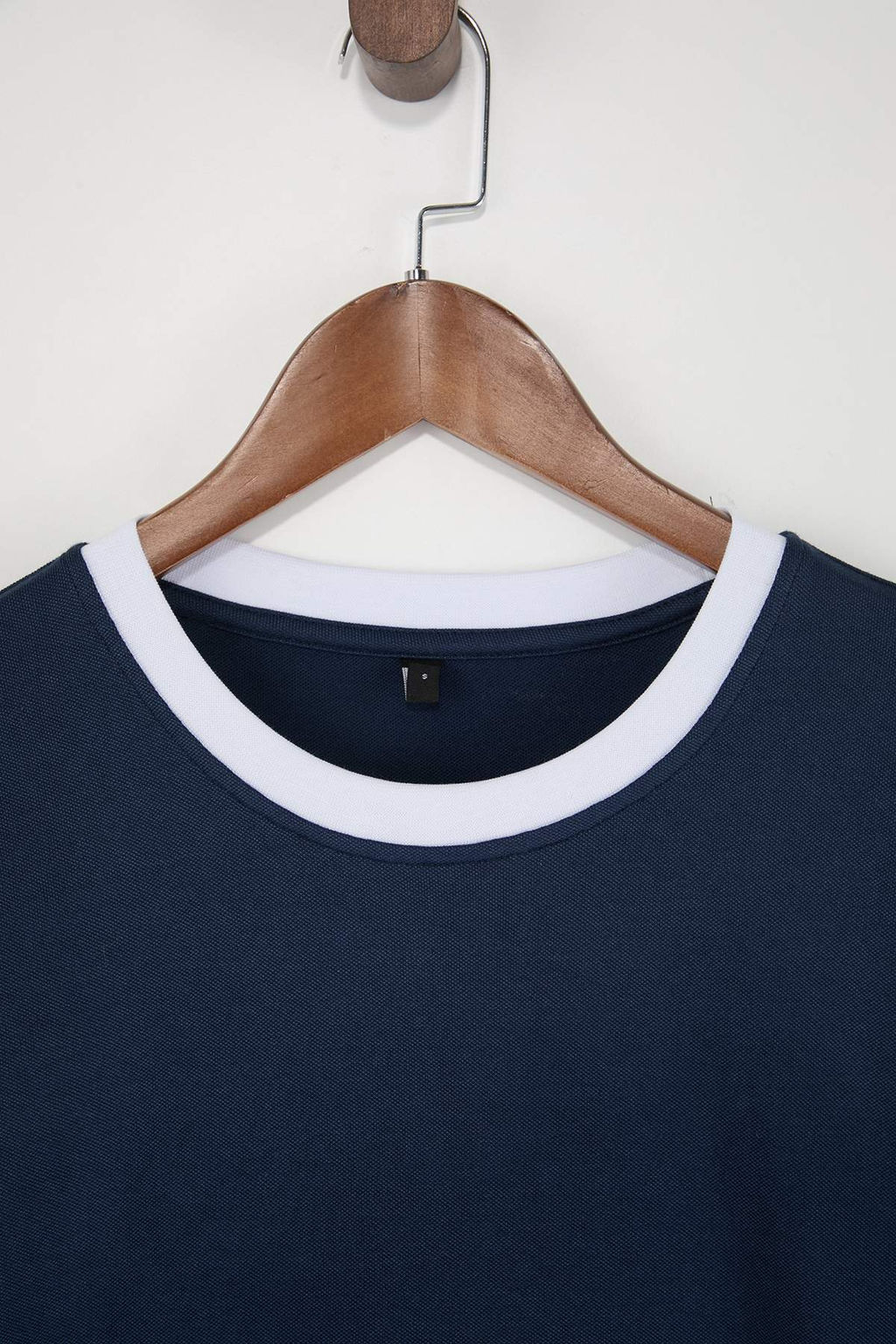 Lacivert Regular/Normal Kesim Kontrast Yaka ve Kol Detayl? Pike Dokulu T-Shirt TMNSS26TS00009