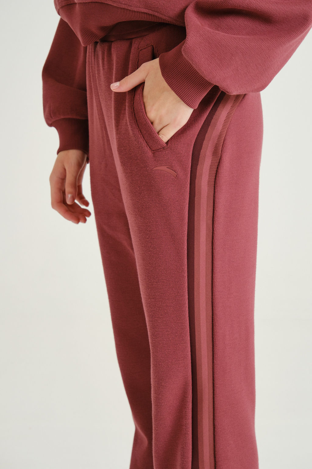 Брюки трикотажные утепленные Красный ICONIC Knit Track Pants