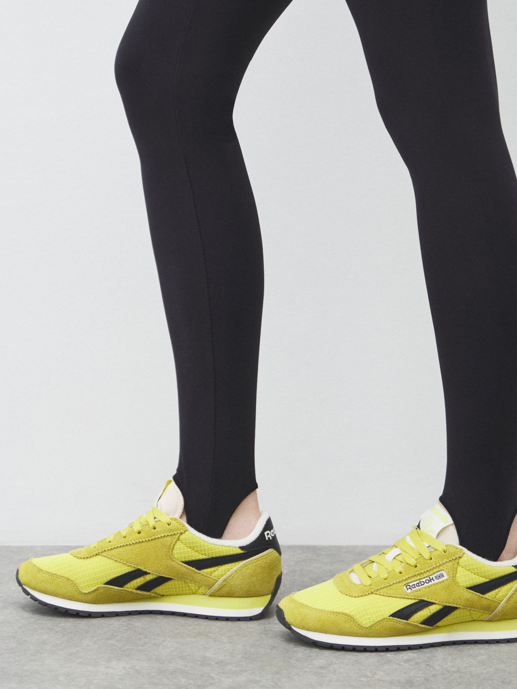 Женские кроссовки REEBOK CLASSIC AZ Артикул 4494441, зеленовато-желтый