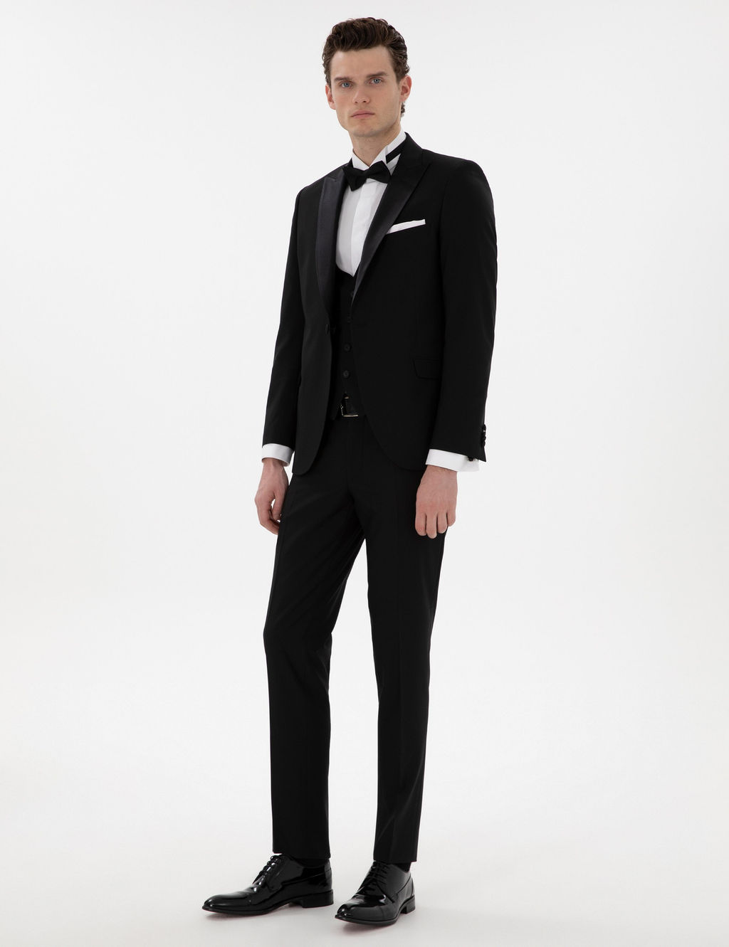 Смокинг Pierre Cardin Ex Slim Fit с жилетом черный
