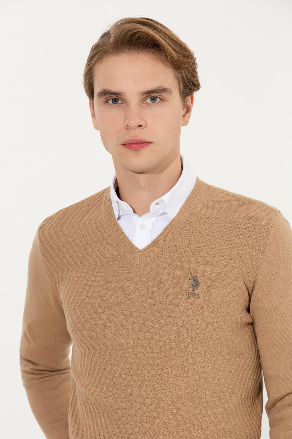U. S. Polo Assn Мужской вязаный свитер светло-коричневого цвета с v-образным вырезом меланжевого цвета - U.s. polo assn фото 4