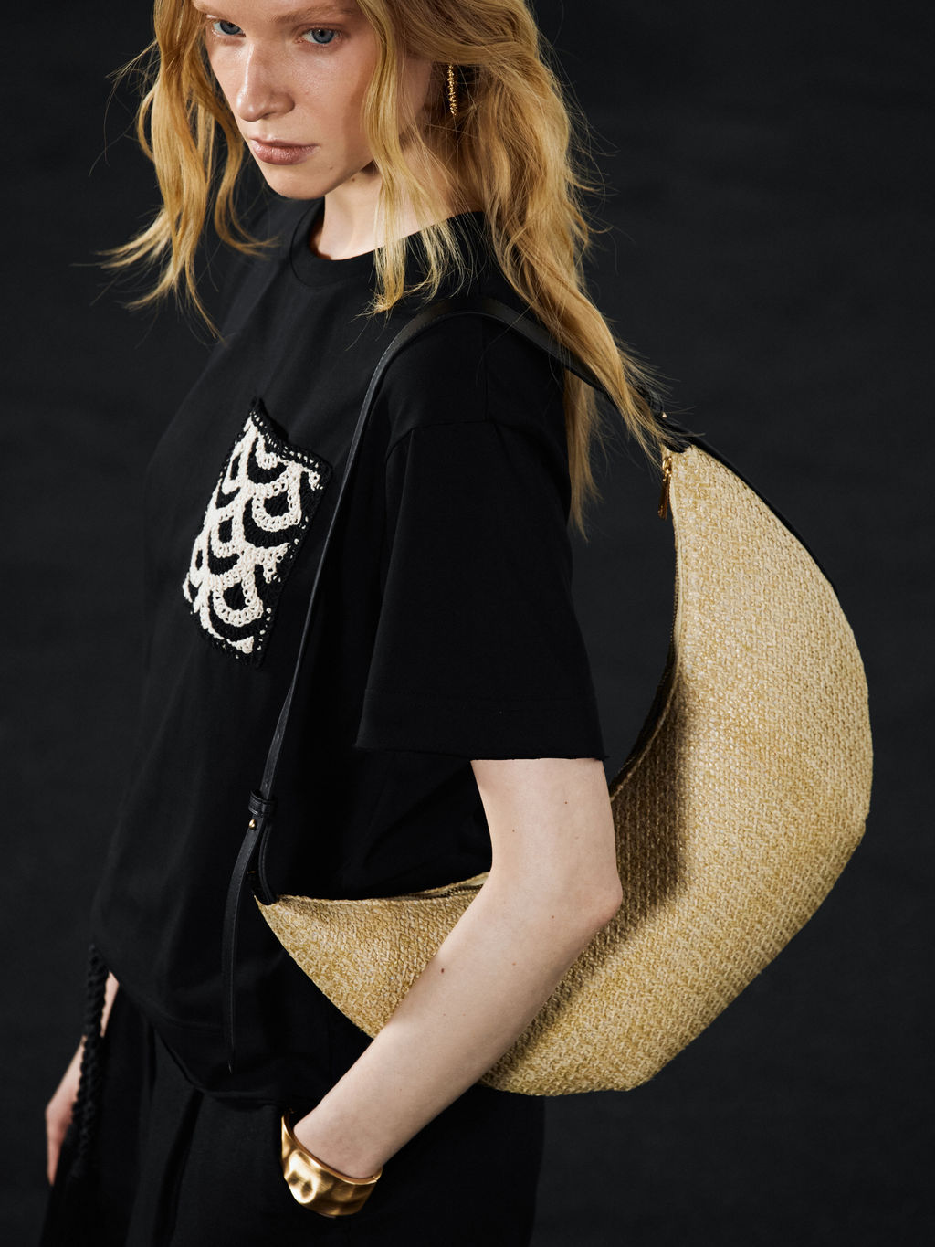 Футболка с декоративным карманом / Zarina  фото 3