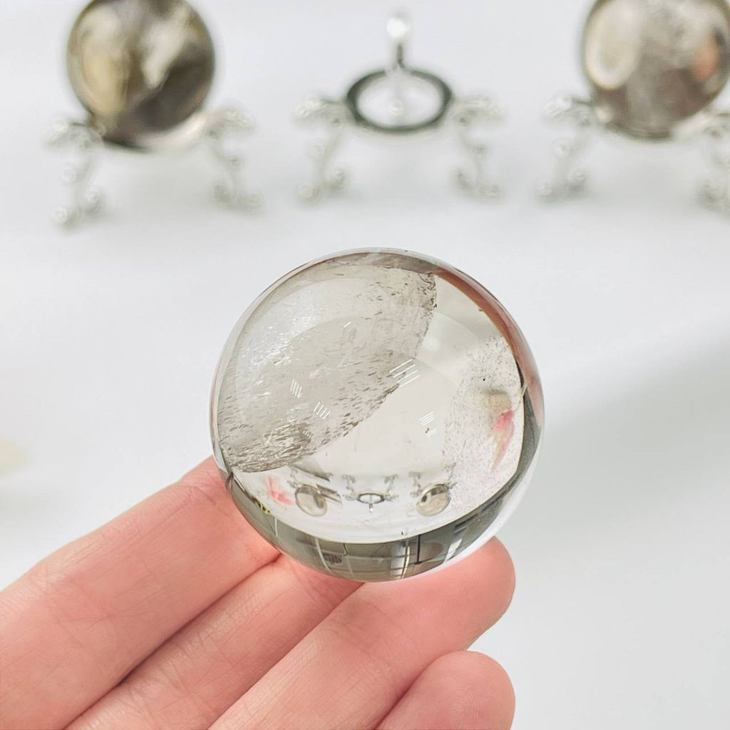 Шар из Горного хрусталя на подставке