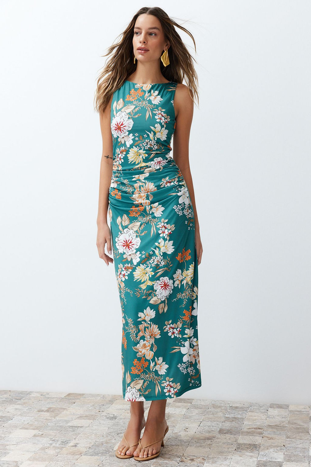 Yesil Cicekli Bask?l? Parlak Yuzeyli Kay?k Kaya Vucuda Oturan Esnek Orme Kalem Elbise TWOSS24EL00528