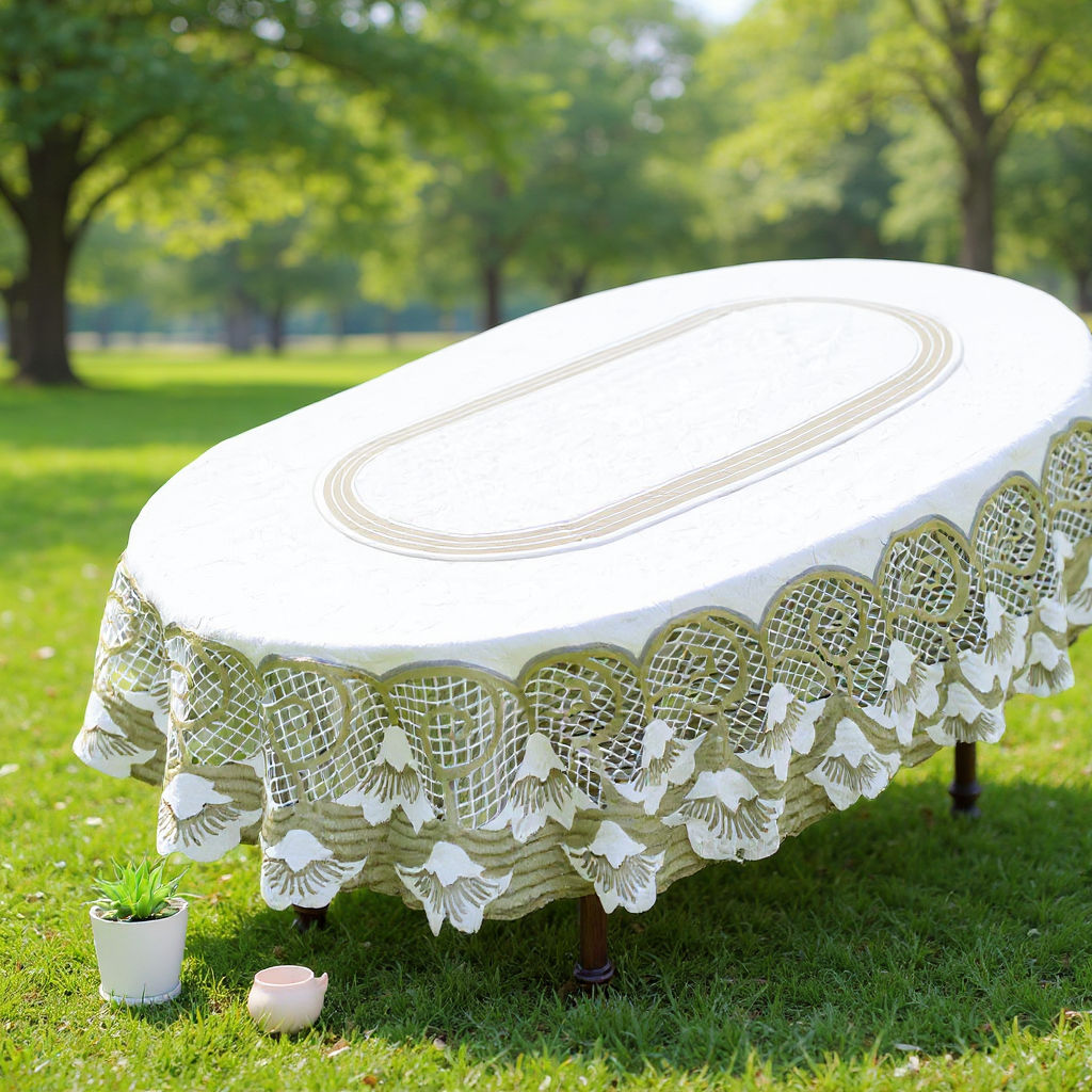 Скатерть арт. 230411/140/3, овальная, размеры 140 см х 240 см, цвет кремово-золотистый