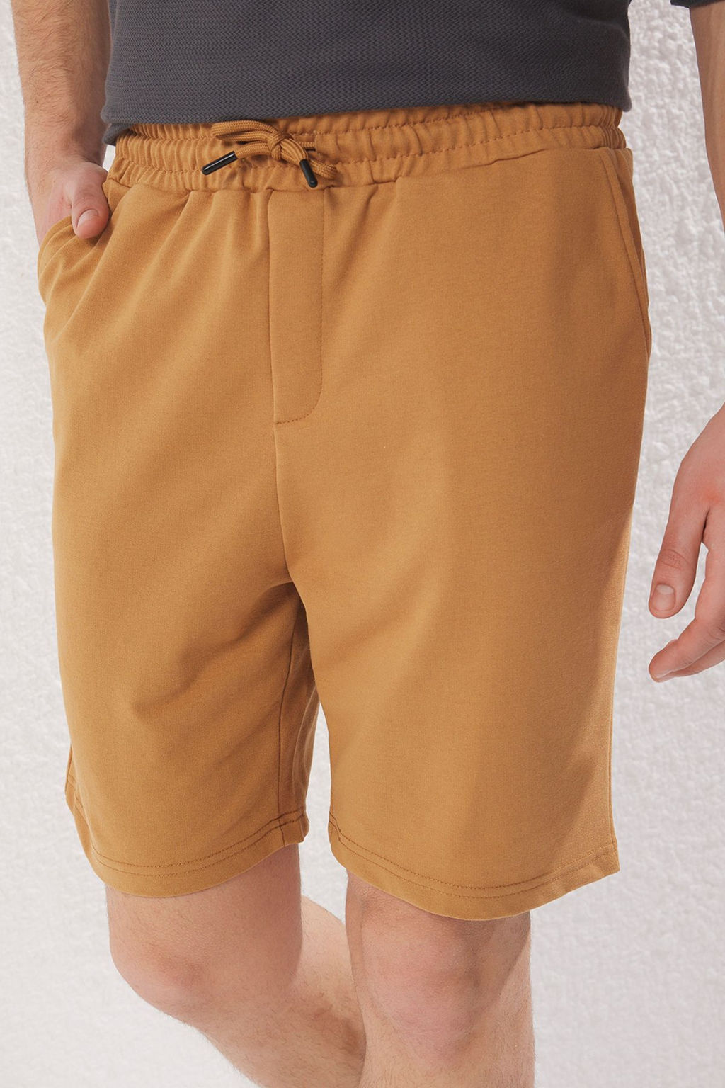 TRENDYOL MAN Bej Regular/Normal Kesim Basic Sort&Bermuda TMNSS20SR0068