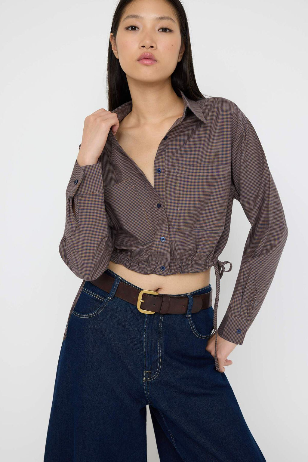 Teen Kahverengi Ekoseli Yanlardan Buzgulu Hafif Crop Gomlek TWOAW26GO00038