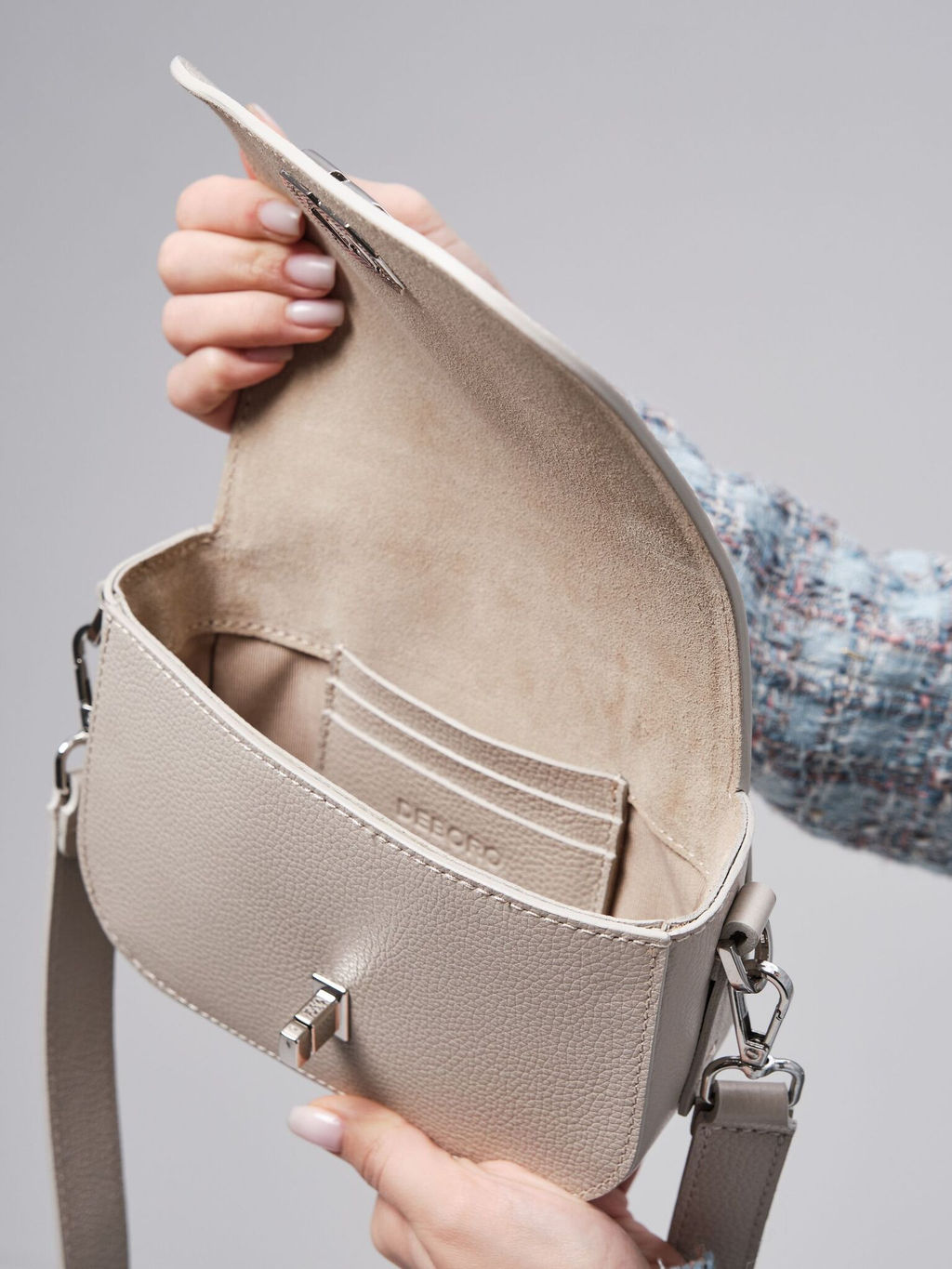 Сумка кросс-боди Deboro 30879 ванильное молоко