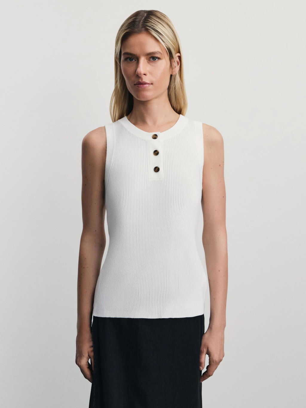 Майка из вискозы в рубчик / Zarina  фото 3