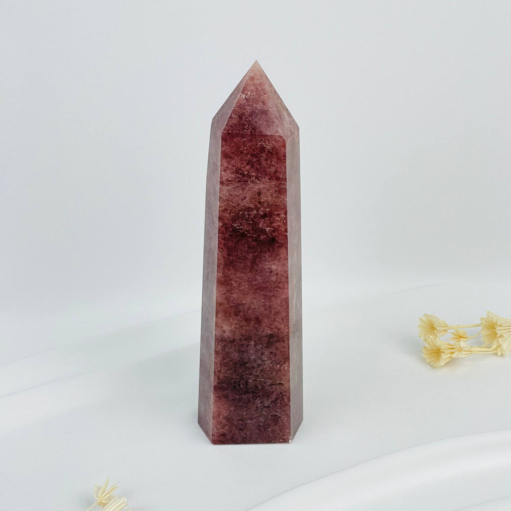 Кристалл из Клубничного кварца