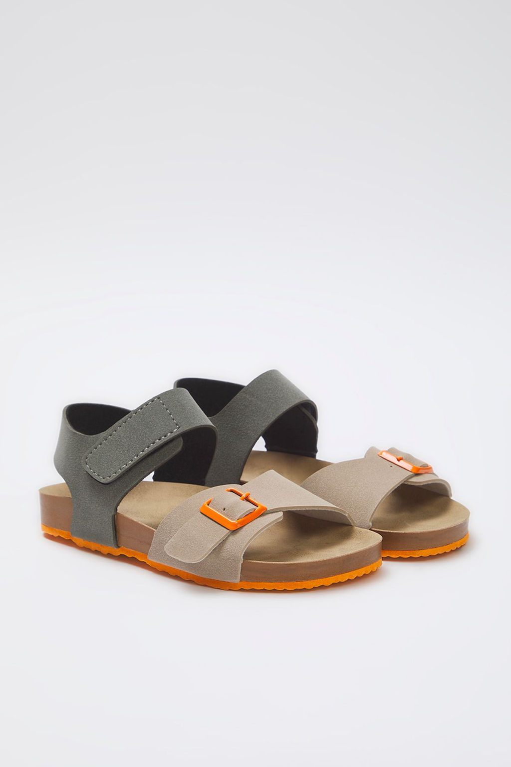 Trendyol Shoes Bej Nubuk Renk Bloklu C?rt Bantl? Unisex Kucuk Cocuk Kids Sandalet TAKSS25SD00057