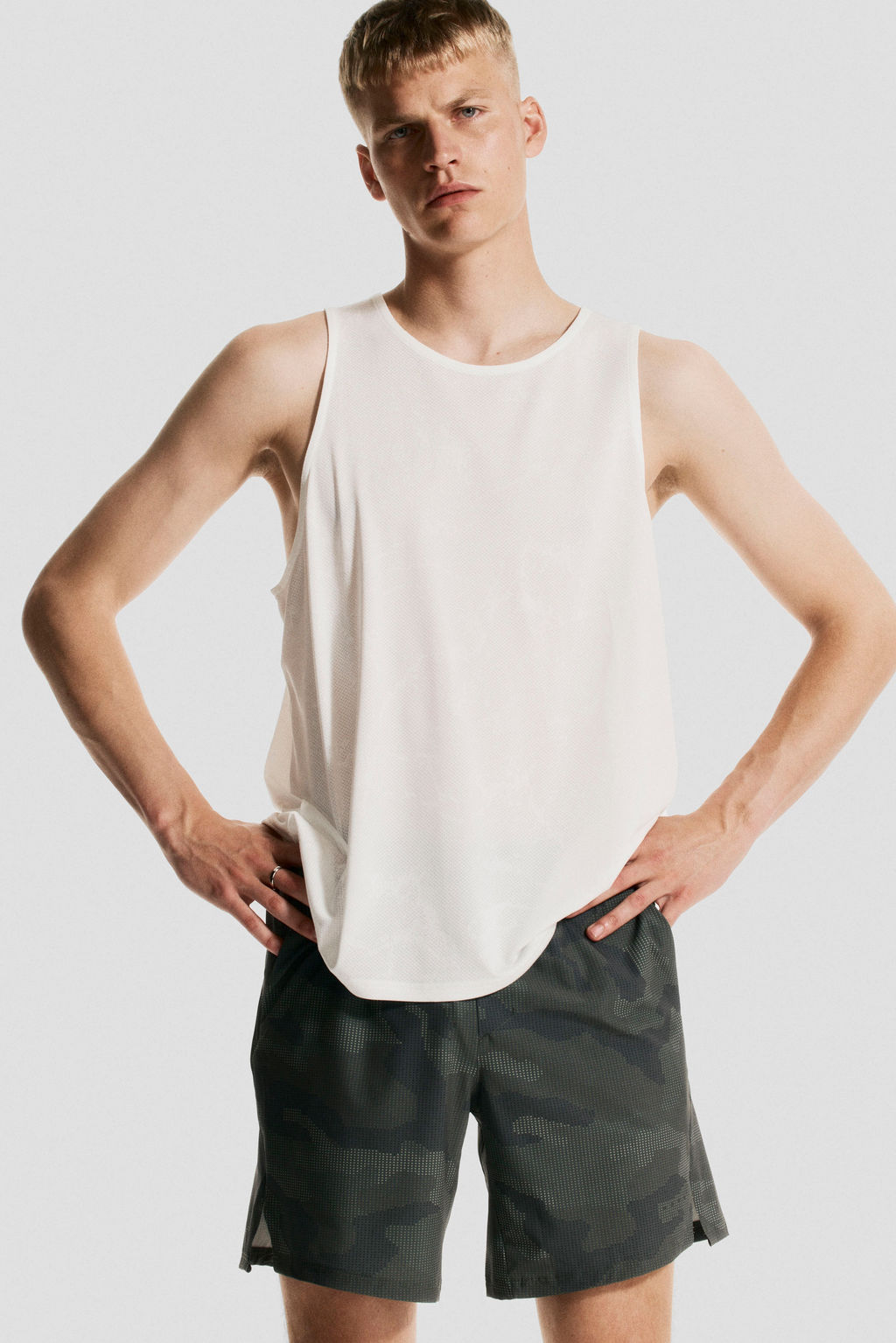 Camiseta de deporte con DryMove Regular Fit - H&m фото 2