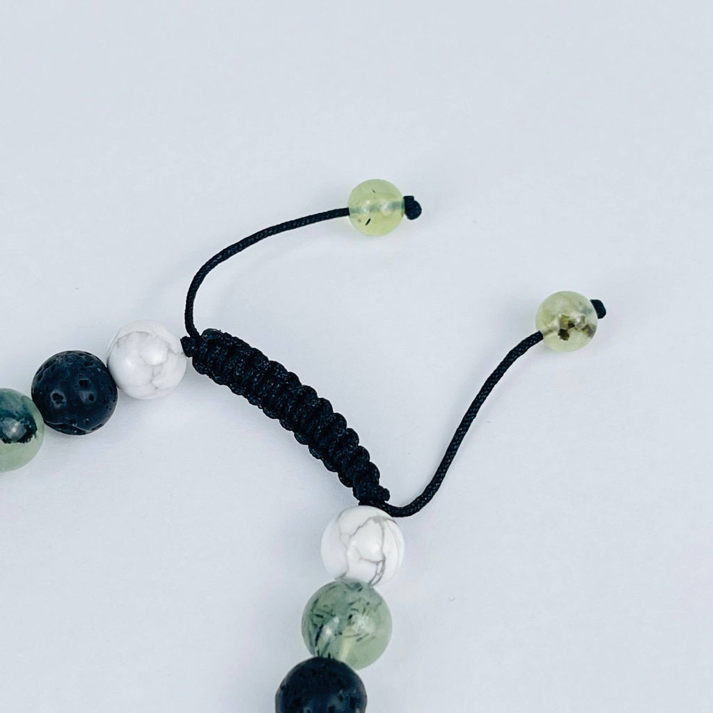 Браслет регулируемый "Стихия Воздух" из Пренита, Говлита и Лавы от 20 см