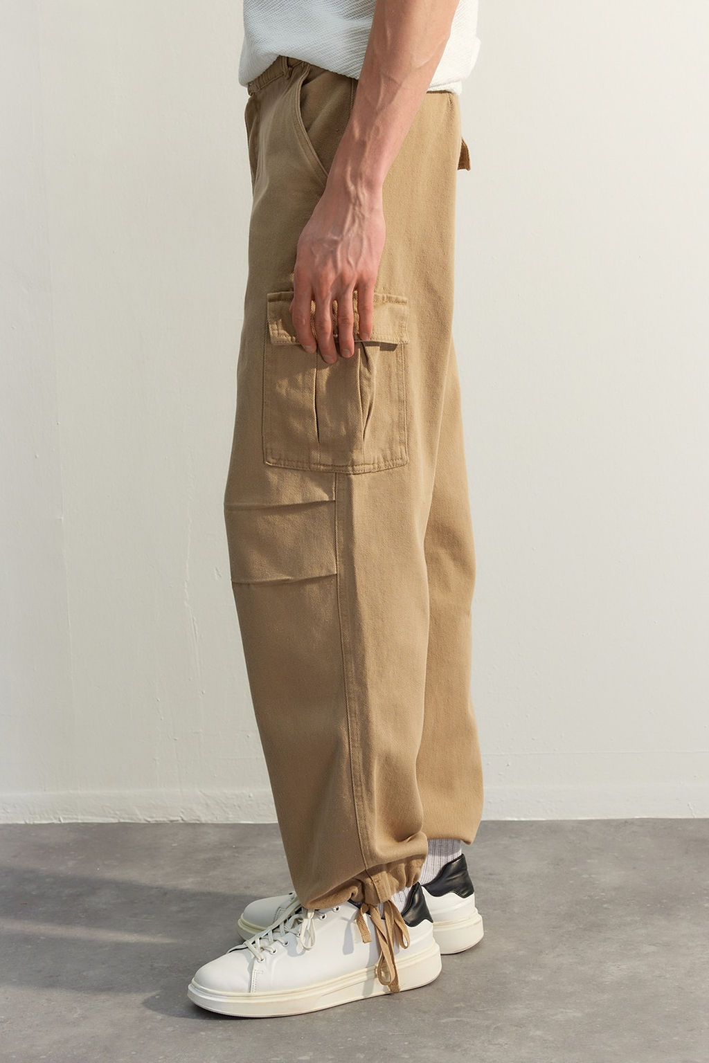 Beyaz Loose Fit Pacas? Baglamal? Kargo Pantolon TMNSS23PL00035 - Trendyolmilla фото 12