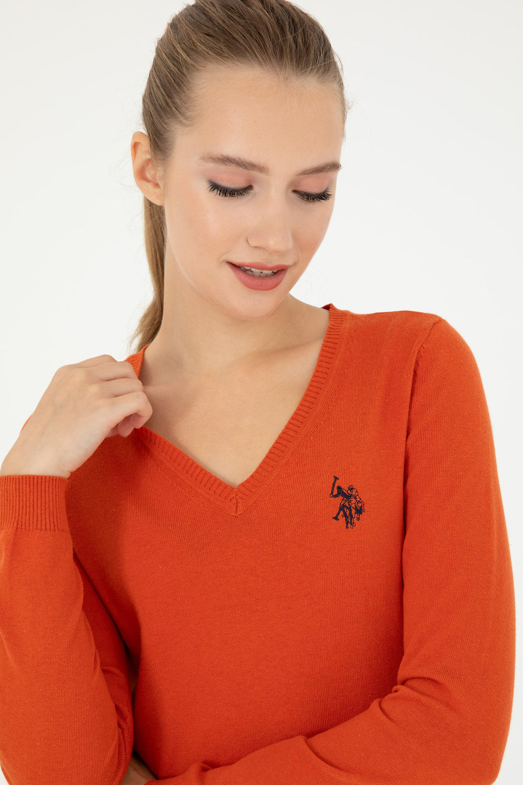 Женский базовый свитер с v-образным вырезом кирпичного цвета Неожиданная скидка в корзине - U.s. polo assn фото 2