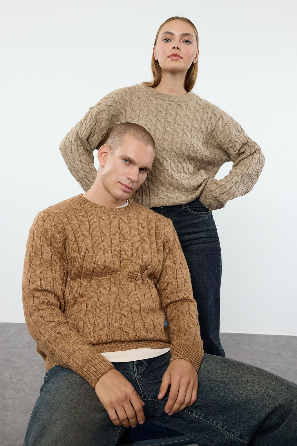 TRENDYOL MAN Camel Unisex Regular Fit Couple/Cift Bisiklet Yaka Sac Orgu Triko Kazak TMNAW25KZ00005