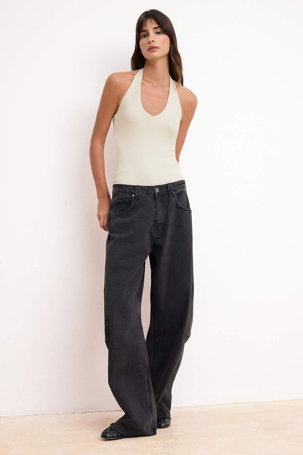 Tas Vucuda Oturan Havuz Yaka Kolsuz S?rt Dekolteli C?tc?tl? Poliamid Orme Body TWOSS26BD00011