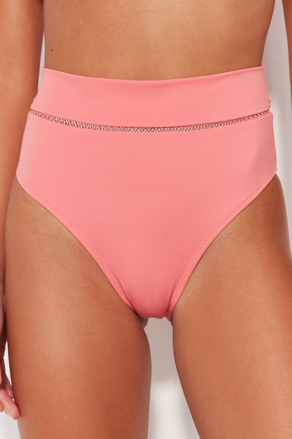 TRENDYOLMILLA Tarc?n Serit Aksesuarl? Yuksek Bel Regular Bikini Alt? TBESS22BA0027 фото 38