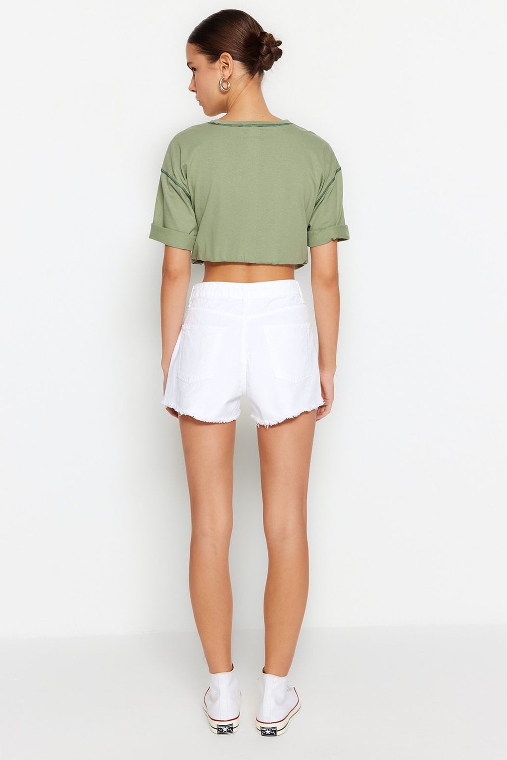 TRENDYOLMILLA Beyaz Y?rt?kl? Normal Bel Denim Sort TWOSS23SR00154 фото 5