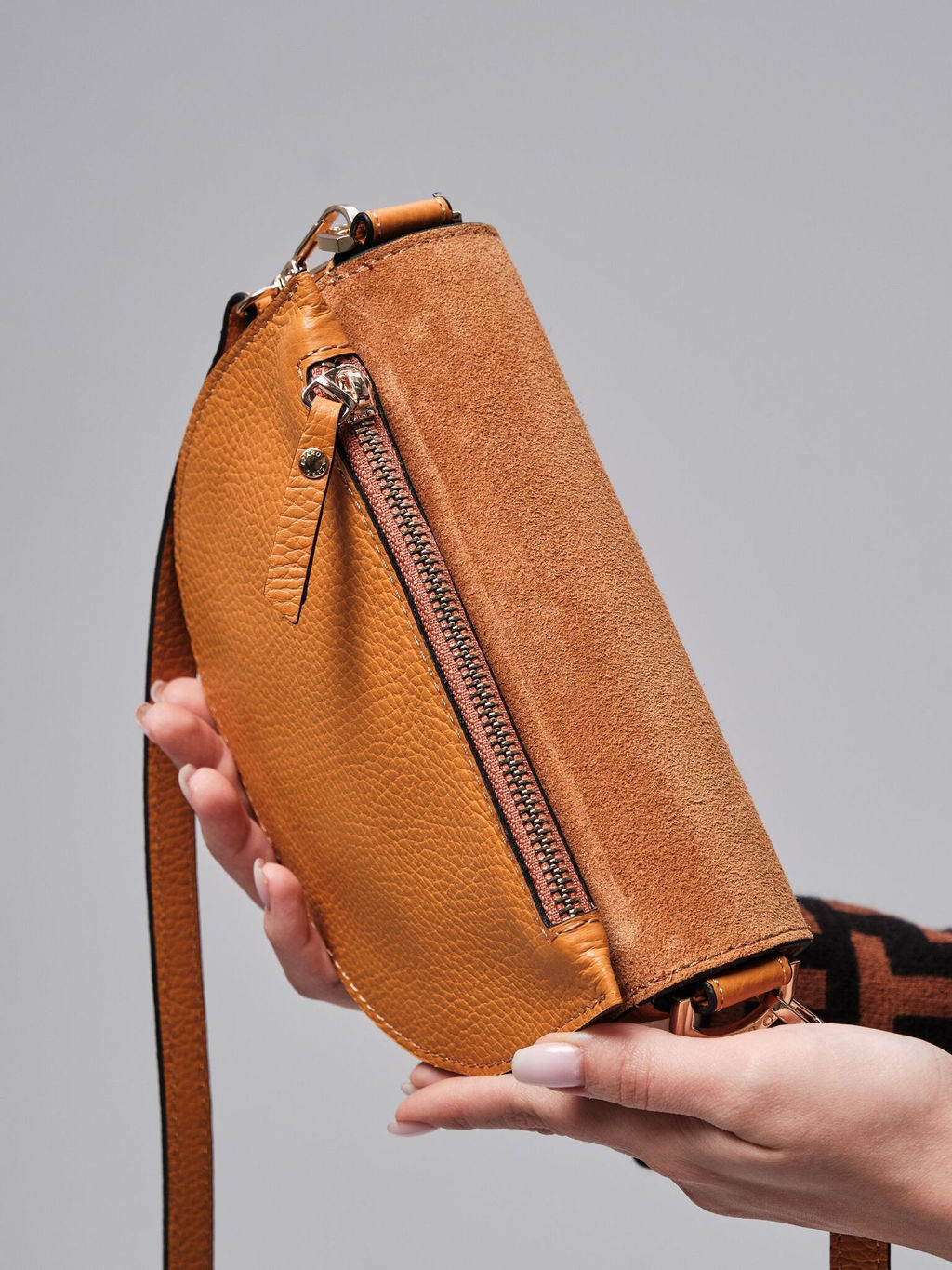 Сумка замшевая Azaro 31032 оранжевый карандаш