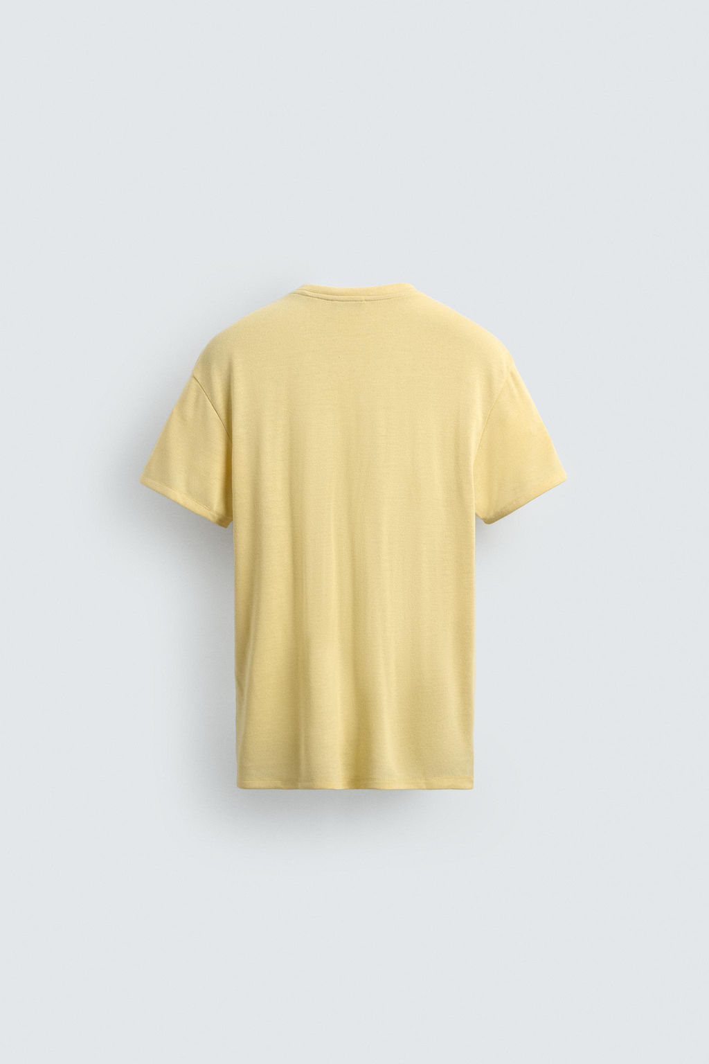 CAMISETA CUELLO PANADERO ABIERTO / Amarillo