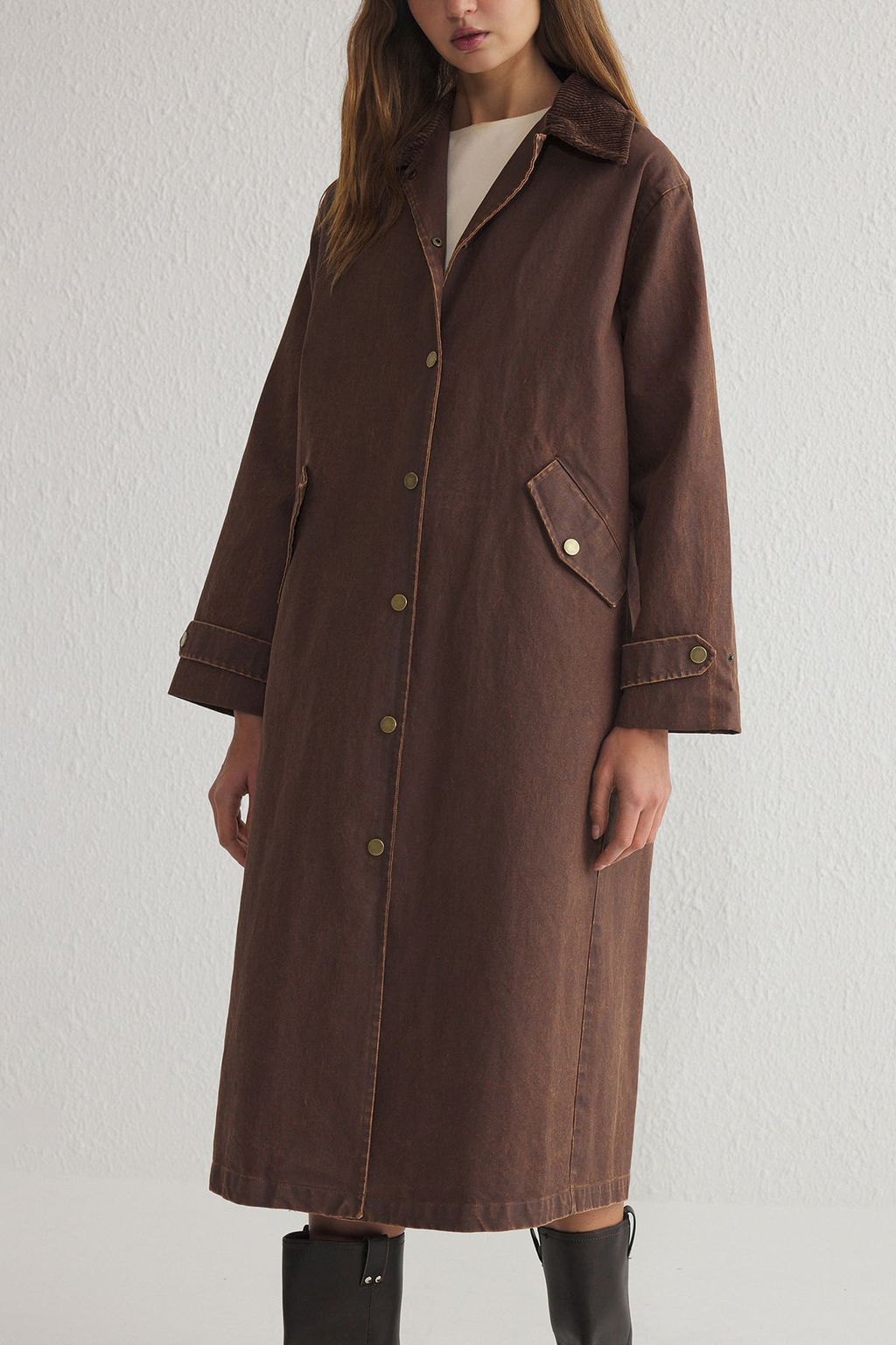Kahverengi Kaplamal? Yaka Detayl? Oversize Uzun Trenckot TWOSS25TR00002 - Trendyolmilla фото 5