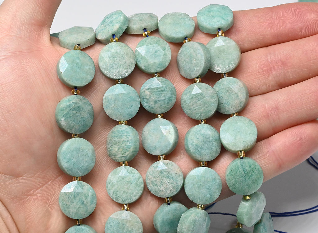 Бусины из амазонита круг с гранями 15мм, 39см, 22 бусины Радуга камня