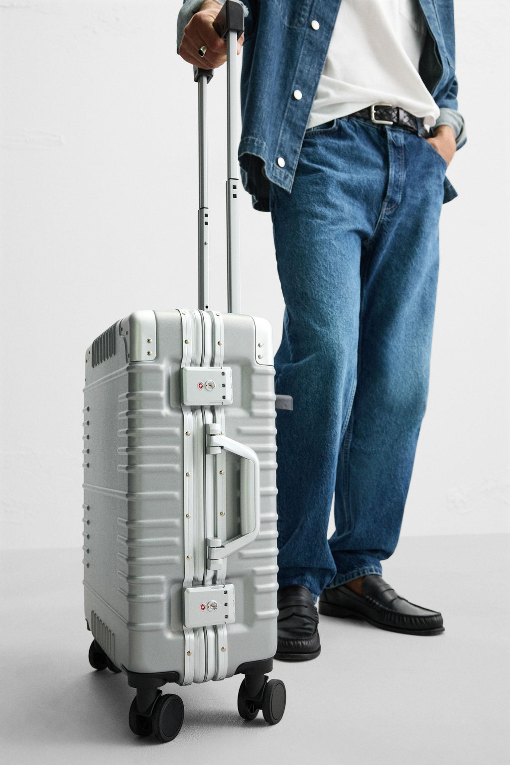 TRAVEL SUITCASE - Zara фото 2