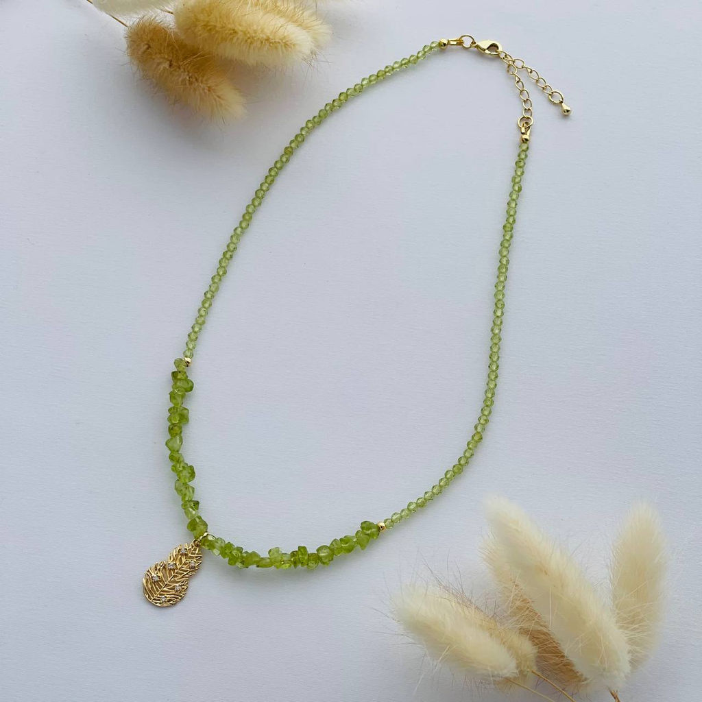 Колье из Хризолита