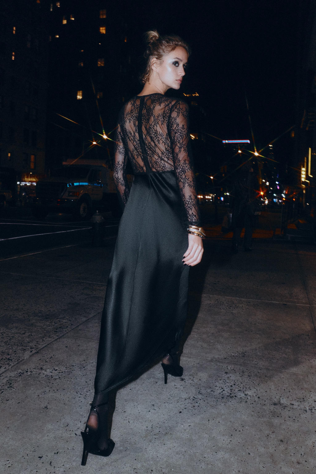 LONG DRESS WITH COMBINED LACE