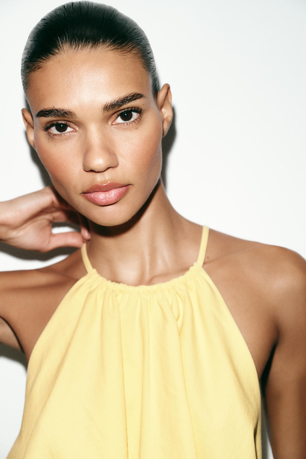 TOP HALTER VOLUMEN / Amarillo - Zara фото 10