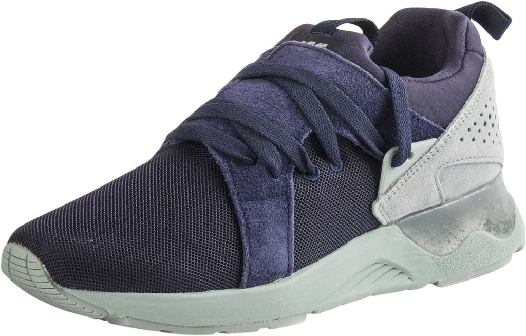 Кроссовки женские