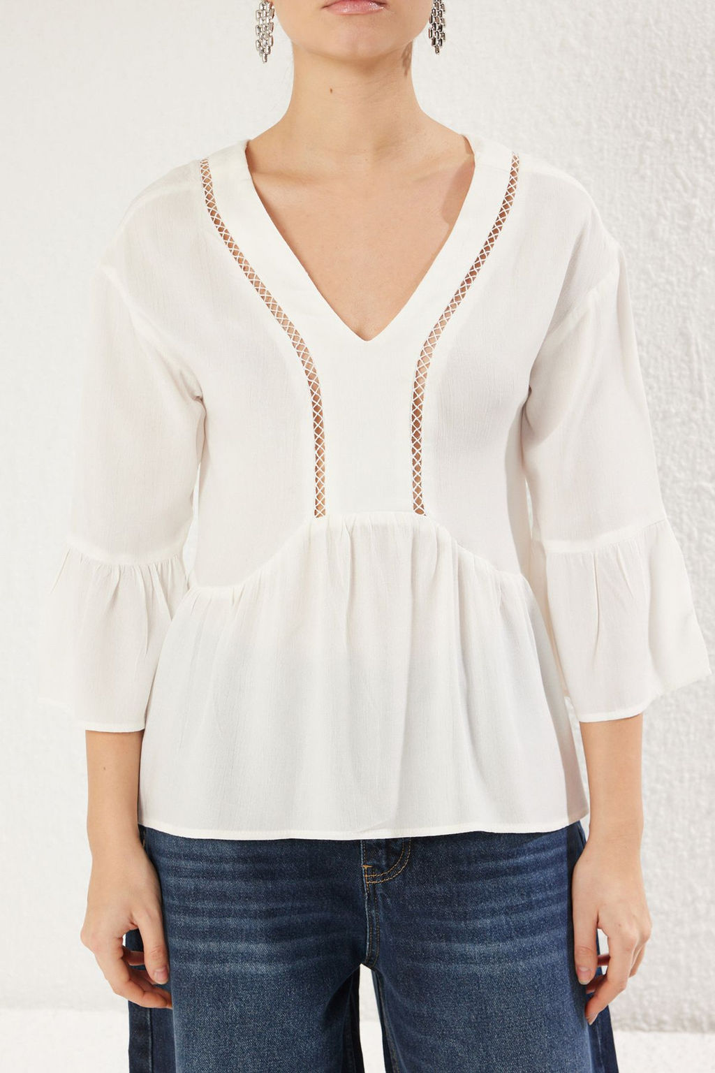 Trendyolmilla Beyaz Dantel Detayl? Boho Dokuma Bluz TWOSS25BZ00250