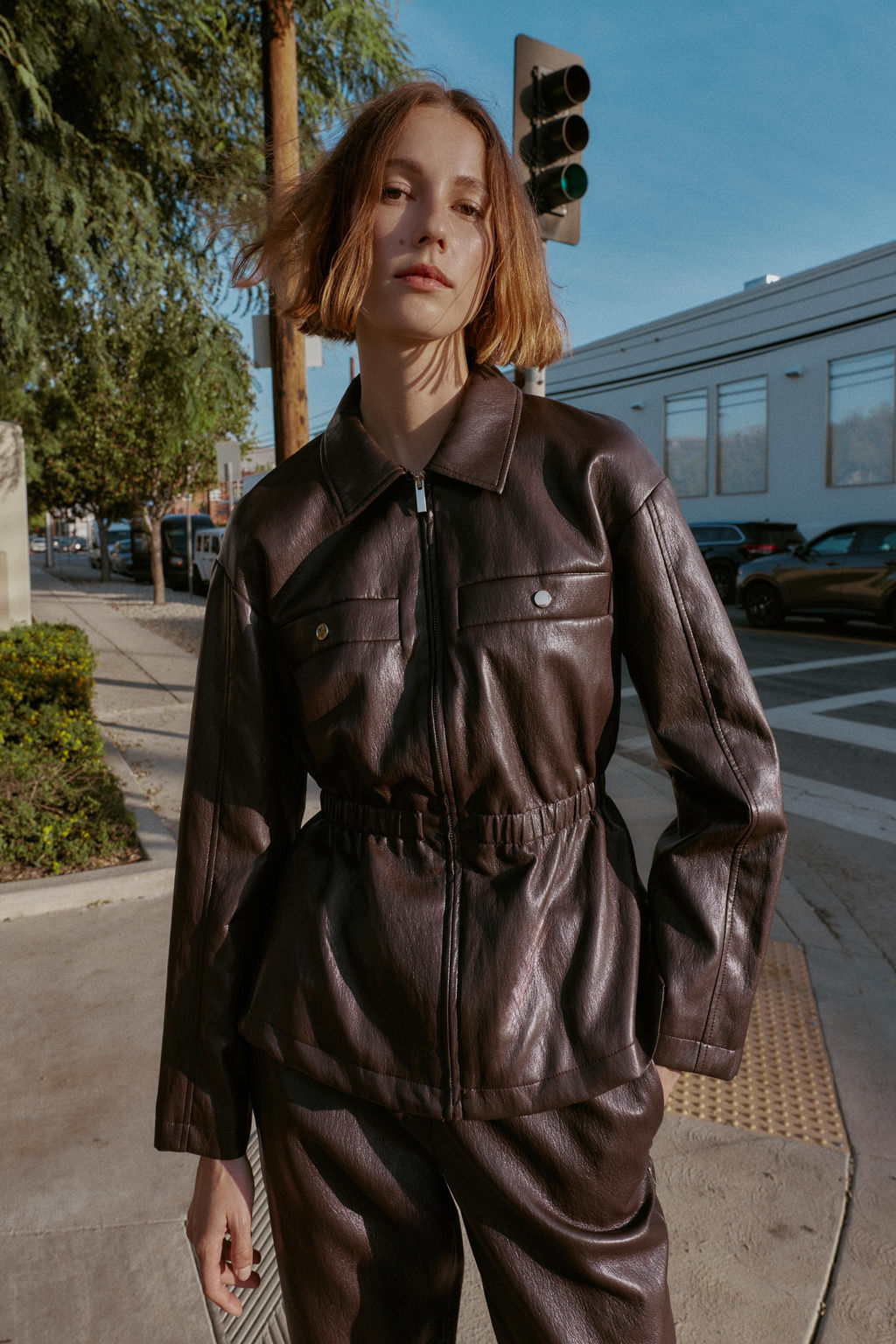 CHAQUETA EFECTO PIEL CINTURA EL?STICA / Marr?n - Zara фото 4