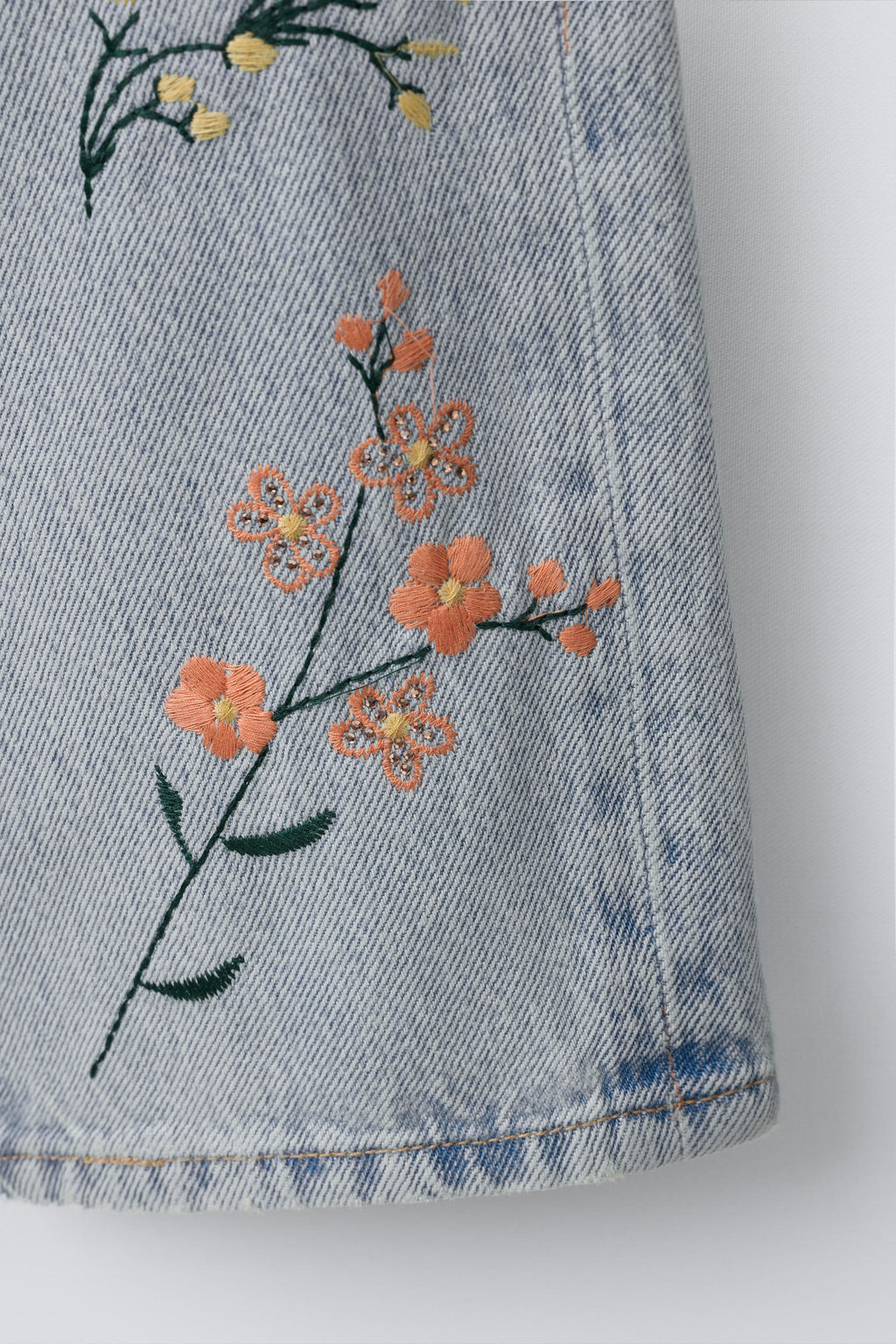 JEANS STRAIGHT FLORES BORDADAS / Azul - Zara фото 6