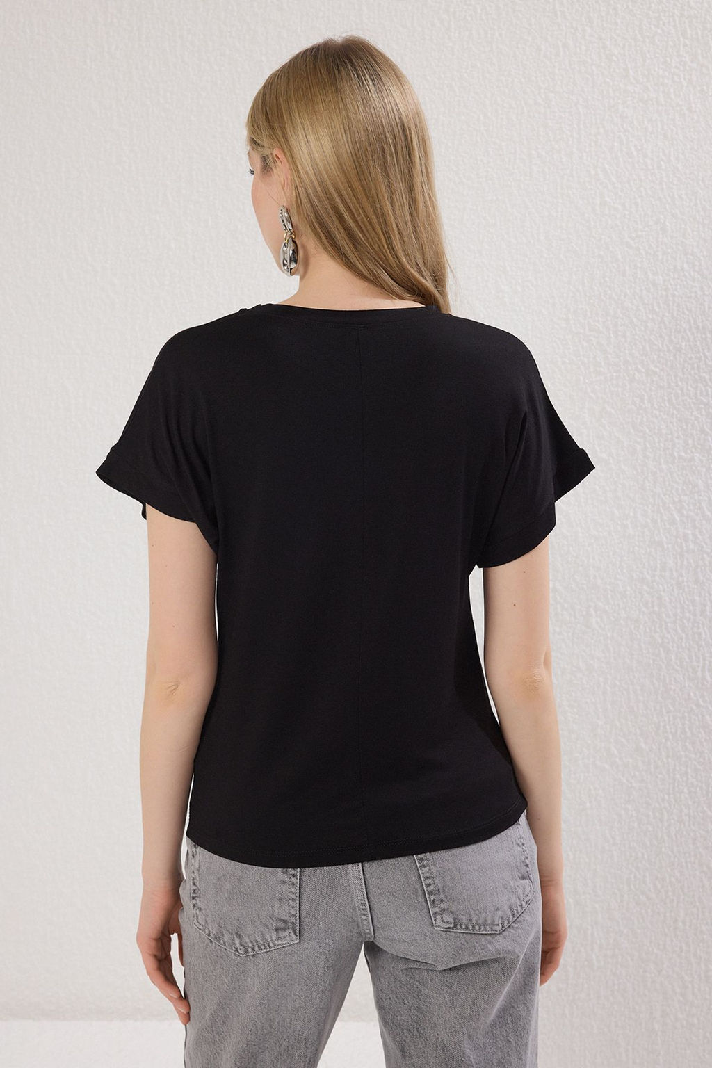 TRENDYOLMILLA Siyah Viskon Icerikli Regular/Normal Kesim Bisiklet Yaka Orme T-Shirt TWOSS25TS00167  фото 8