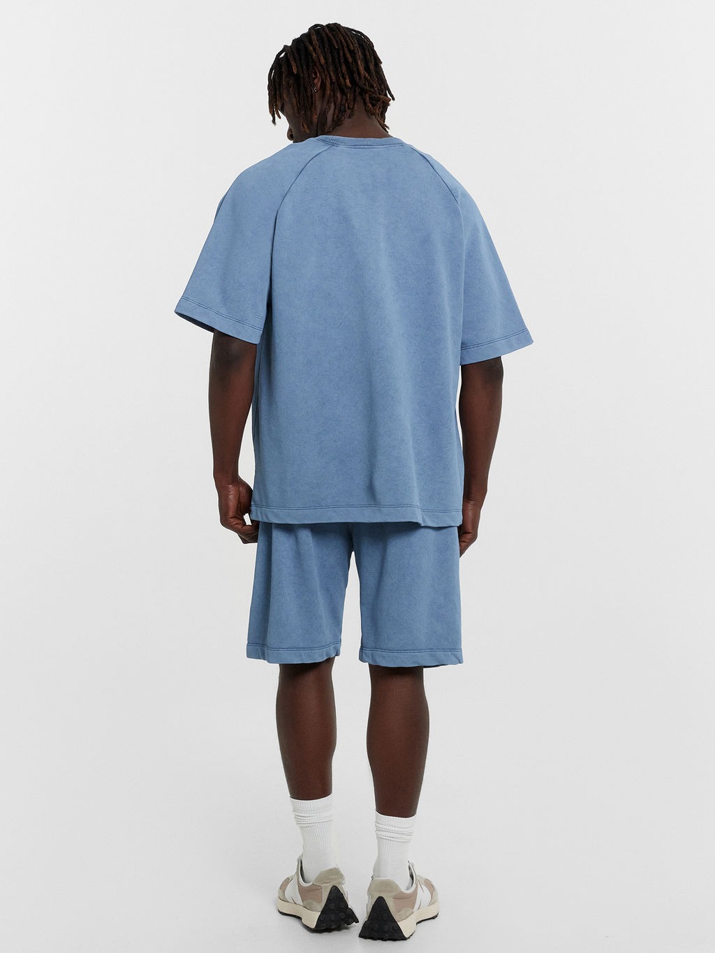 Комплект мужской синий: футболка и шорты варка на шторме 191011