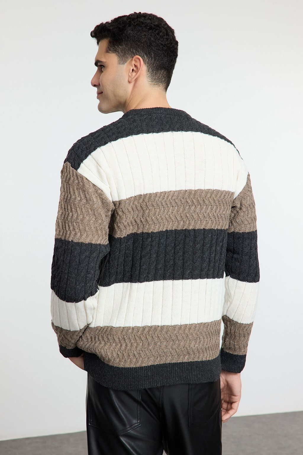 Vizon Oversize Bisiklet Yaka Renk Bloklu Triko Kazak TMNAW25KZ00054