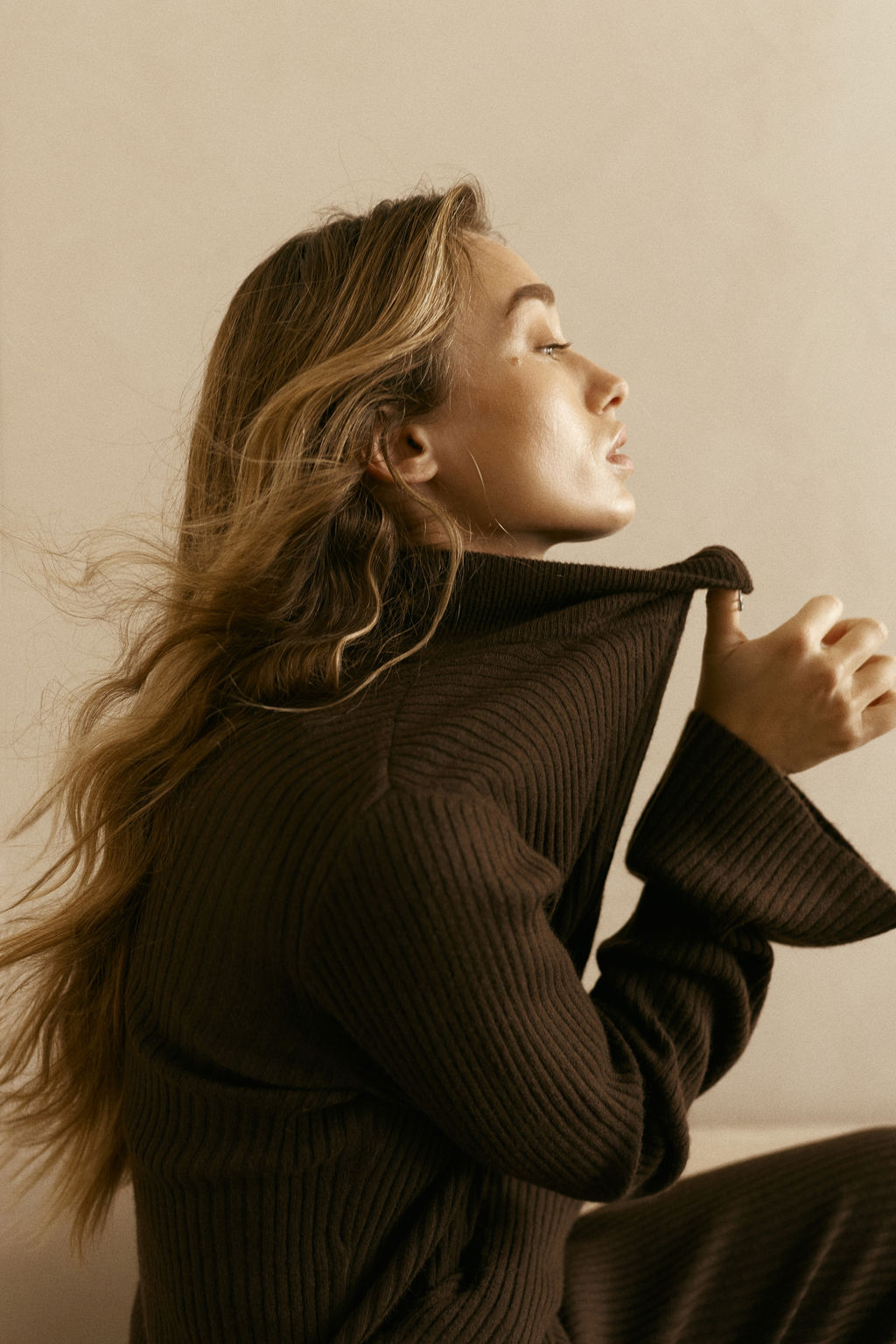 Jersey en punto acanalado con media cremallera - H&m фото 6