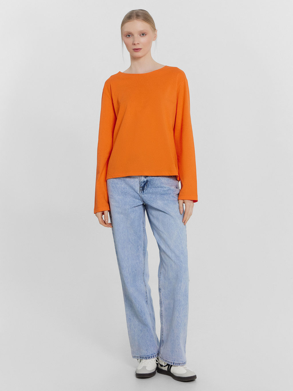 Лонгслив женский оверсаз оранжевый искра 122768 - Mark formelle фото 3