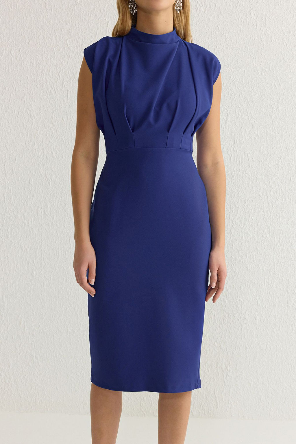 TRENDYOLMILLA Bordo Vucuda Oturan Dik Yaka Midi Kalem Etek Dokuma Elbise TWOAW20EL0311  фото 54