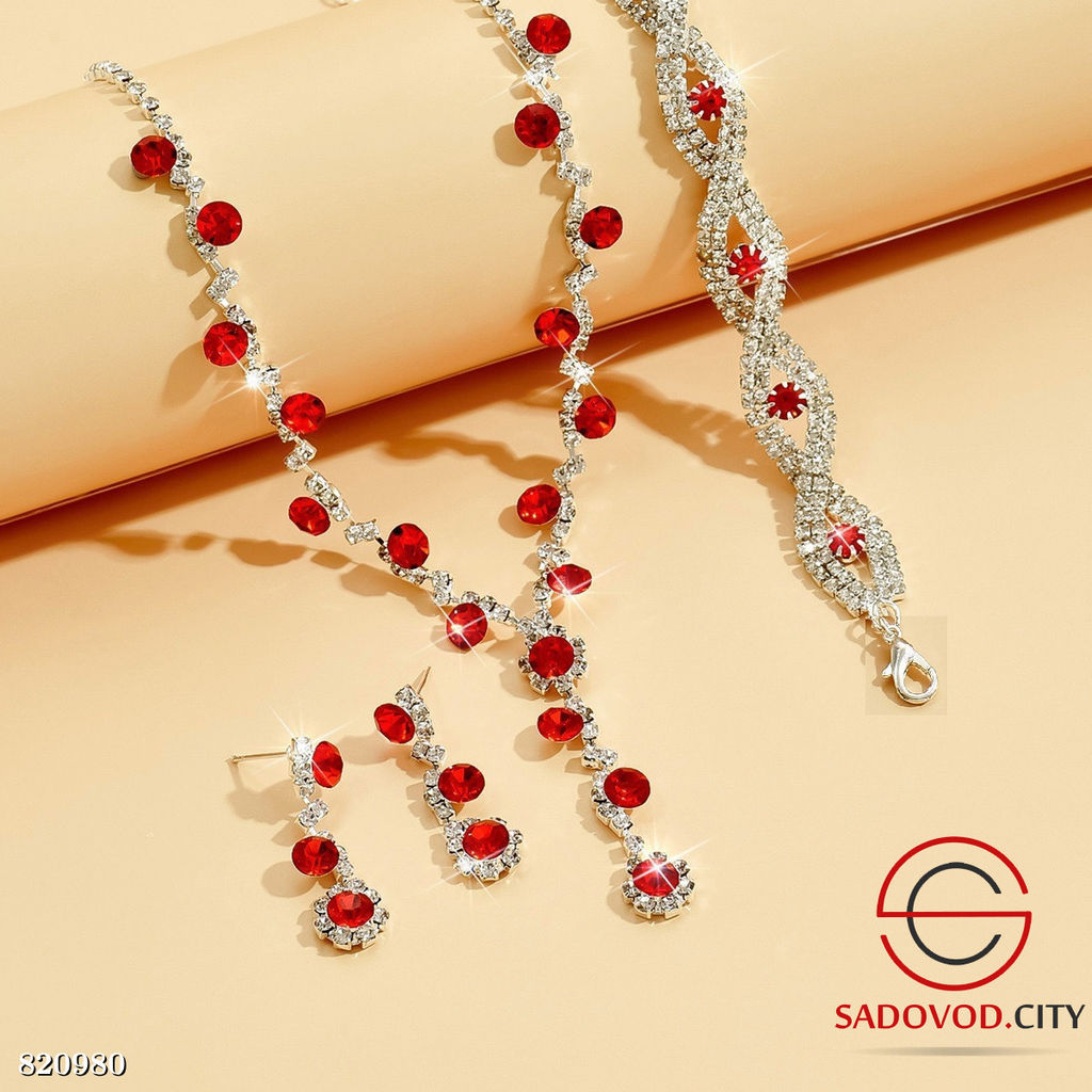 Набор бижутерии со стразами