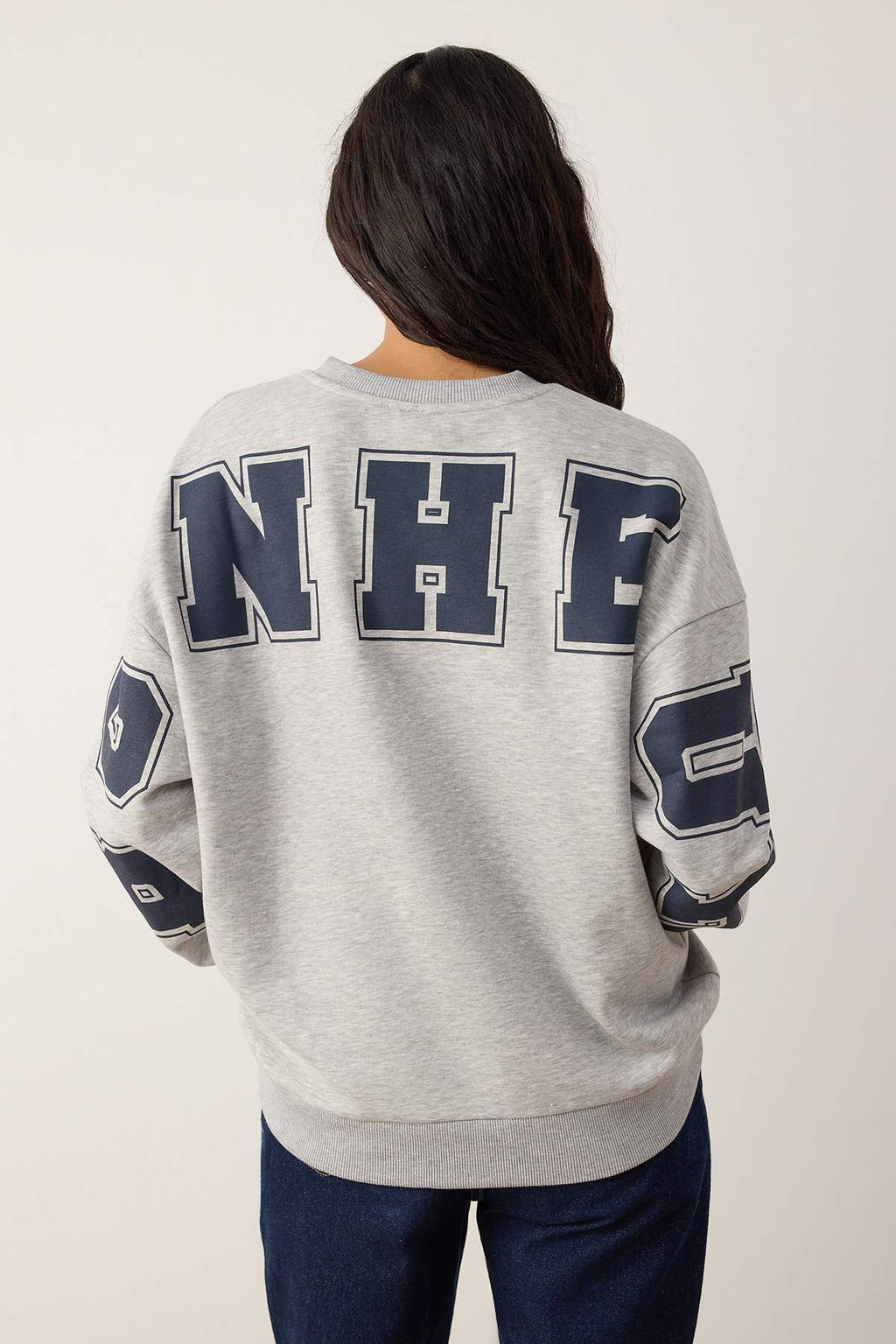 Gri Melanj Oversize/Genis Kesim Slogan S?rt Bask?l? Bisiklet Yaka Orme Sweatshirt TWOAW26SW00236