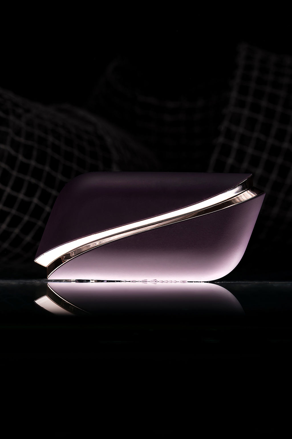 Вакуумно-волновой стимулятор клитора Satisfyer Traveler, силикон, баклажан, 10,7 см