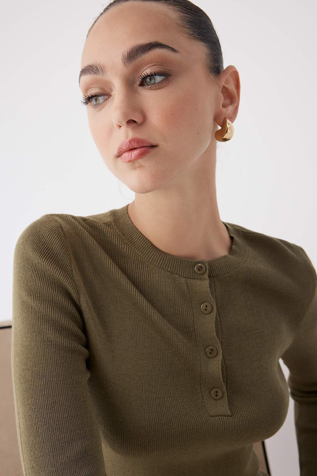 Wardrobe Essentials Haki Merserize Gorunumlu Basic Dugmeli Triko Kazak | TWOAW26KZ00093 - Trendyolmilla фото 2