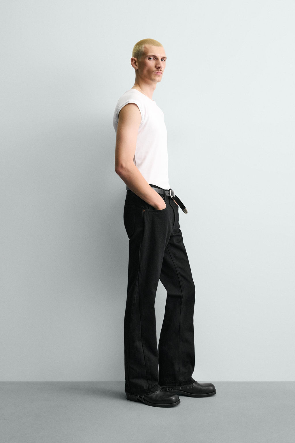 JEANS FLARE FIT ROTOS / Negro - Zara фото 18